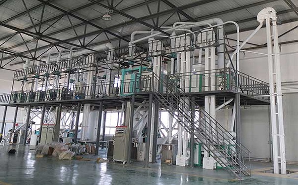 振動篩在玉米深加工設(shè)備中用于物料分層、清理雜質(zhì)